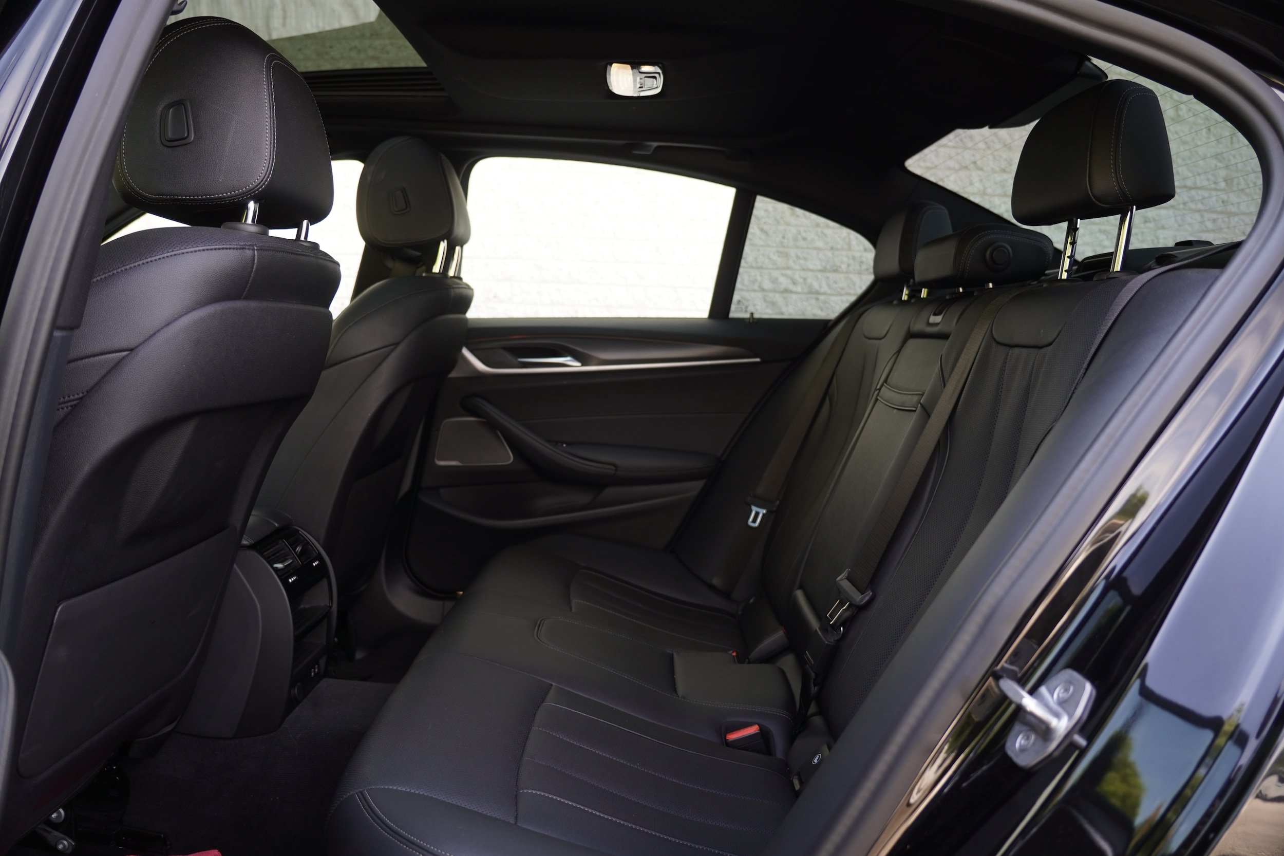 Used 2022 BMW 530i w/ M Sport Package RWD image 28