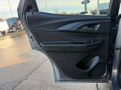 Used 2022 Chevrolet TrailBlazer LT w/ Convenience Package image 12
