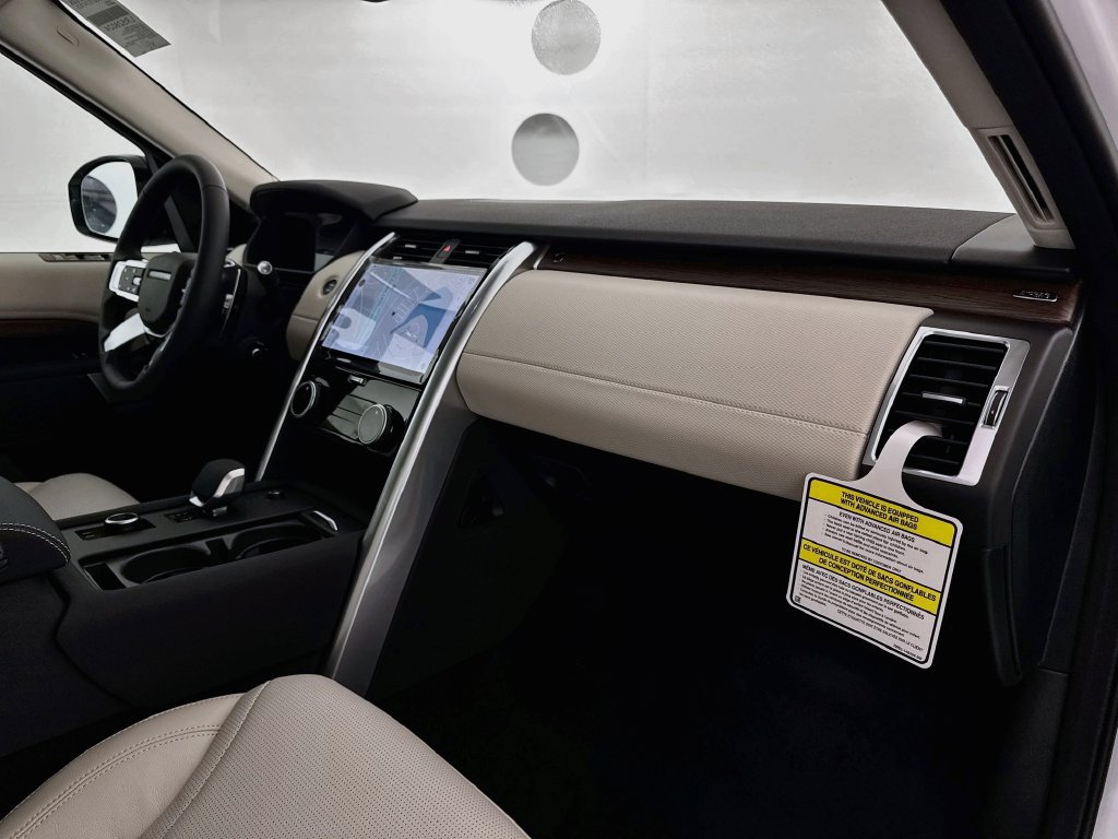 New 2026 Land Rover Discovery Dynamic SE AWD/4WD image 31