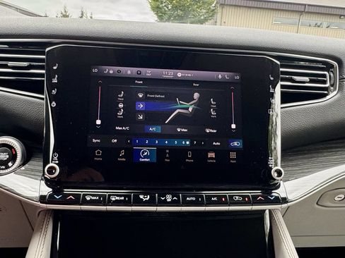 Used 2022 Jeep Wagoneer Series III image 29