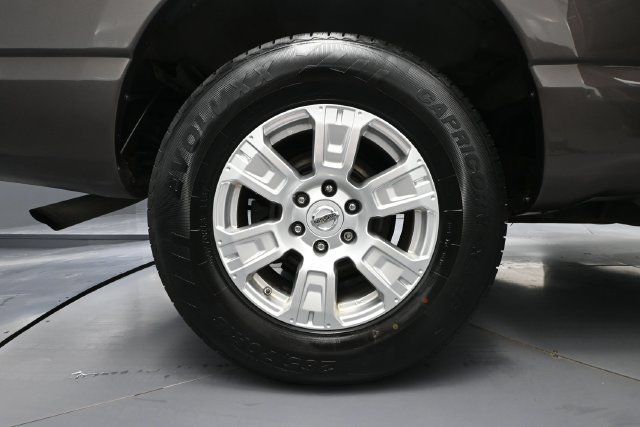 Used 2018 Nissan Titan SV AWD/4WD image 11
