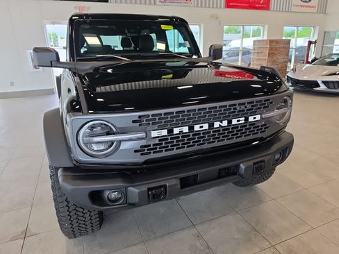 Used 2025 Ford Bronco Badlands w/ Sasquatch Package AWD/4WD image 4