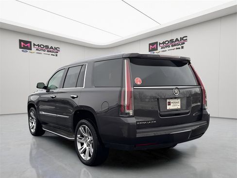 Used 2015 Cadillac Escalade Luxury image 5