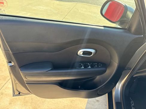 Used 2017 Kia Soul + FWD image 10