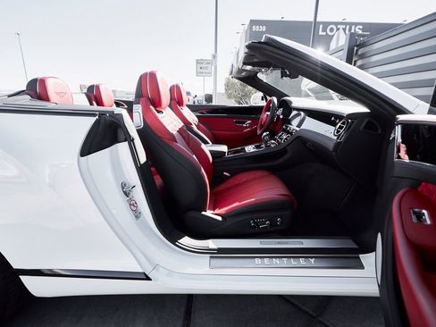 Used 2023 Bentley Continental GT Azure image 24