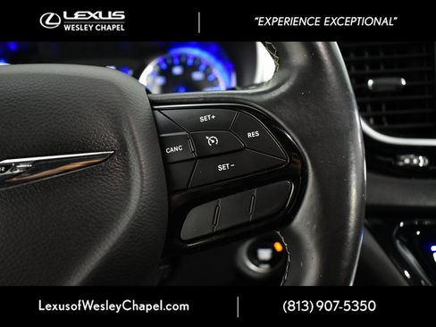 Used 2020 Chrysler Pacifica Touring w/ S Appearance Package image 37