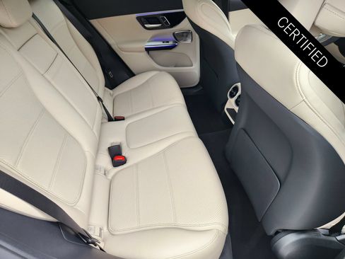 Certified 2025 Mercedes-Benz GLC 300 image 31