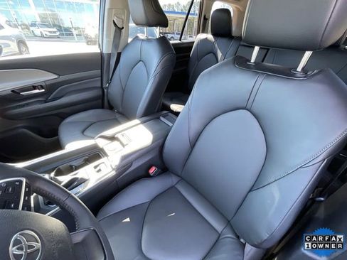 Used 2025 Toyota Grand Highlander AWD image 15