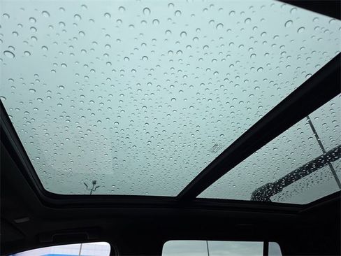 Used 2022 Chevrolet Tahoe Z71 w/ Luxury Package image 28