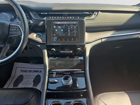 Used 2022 Jeep Grand Cherokee L Limited image 11