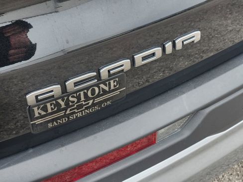 Used 2025 GMC Acadia Elevation image 12