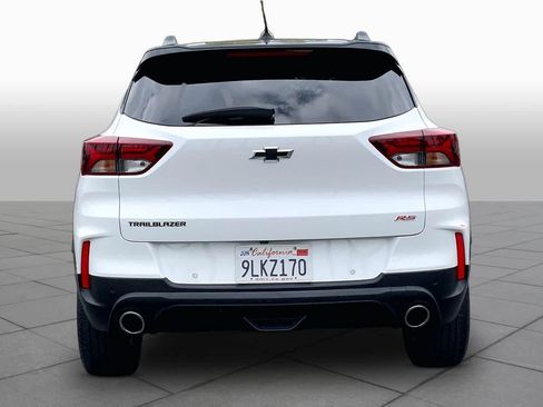 Used 2021 Chevrolet TrailBlazer RS w/ Technology Package FWD image 4