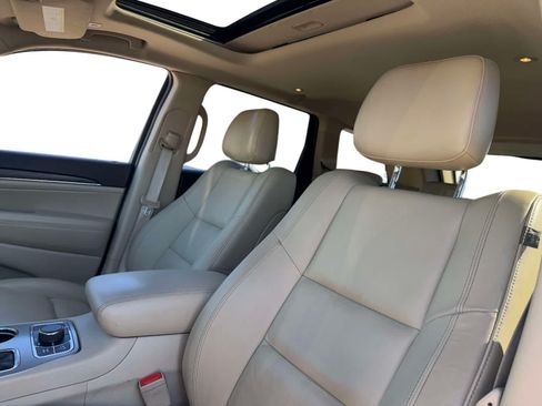 Used 2021 Jeep Grand Cherokee Limited AWD/4WD image 11