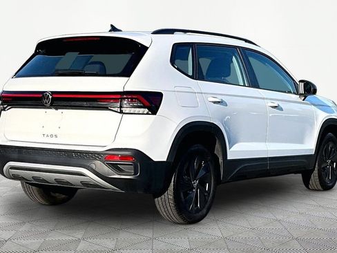 Used 2025 Volkswagen Taos S FWD image 5