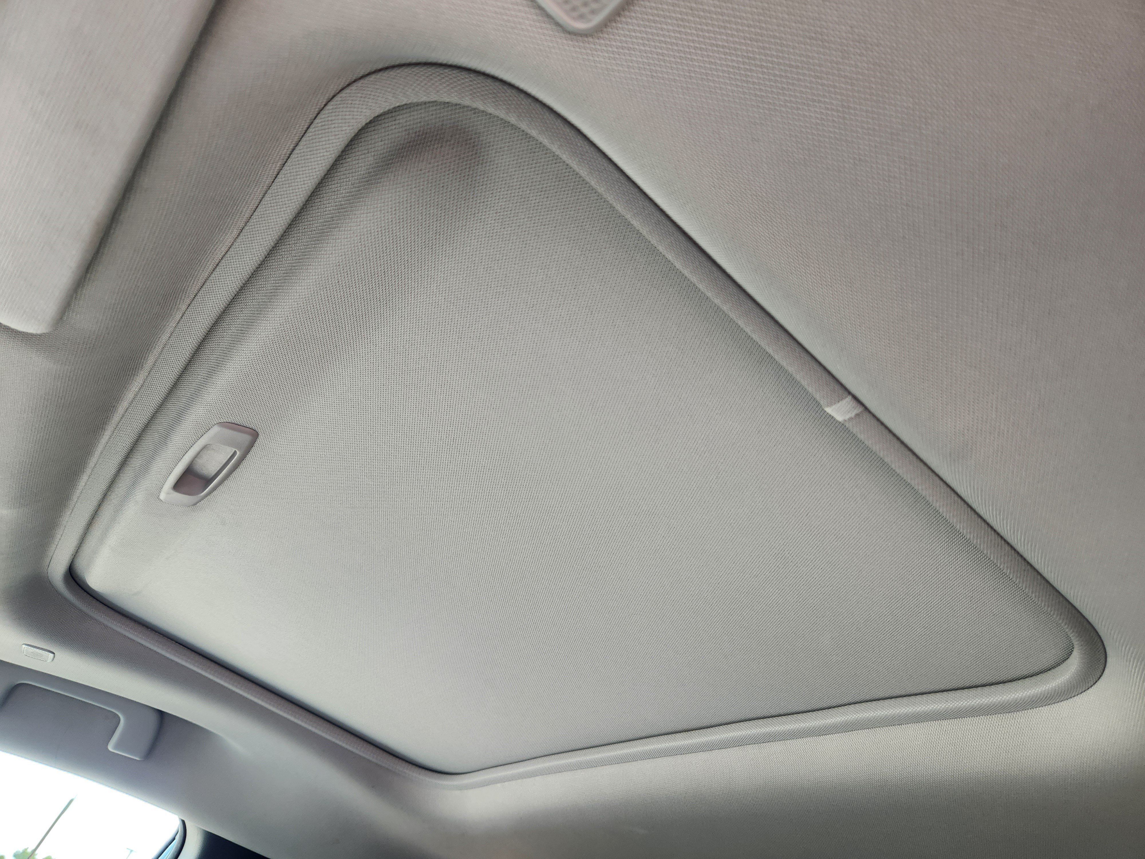 Used 2025 Toyota Sienna XLE FWD image 17