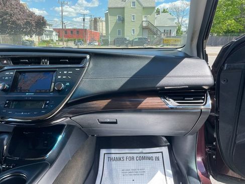 Used 2013 Toyota Avalon Limited w/ Technology Pkg FWD image 27