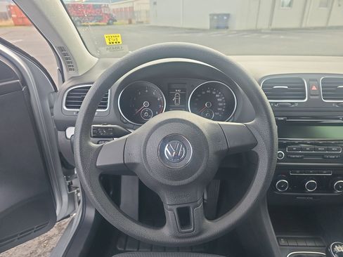 Used 2012 Volkswagen Golf 2-Door image 10
