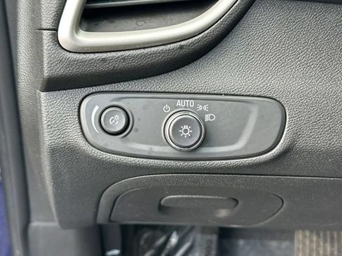 Used 2017 Chevrolet Trax LS AWD/4WD image 22