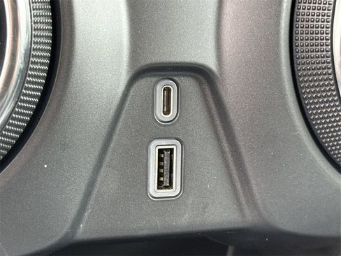 Used 2022 Chevrolet Blazer Premier image 34