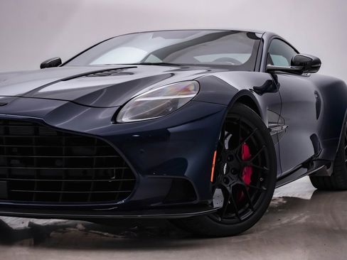New 2025 Aston Martin Vanquish image 2