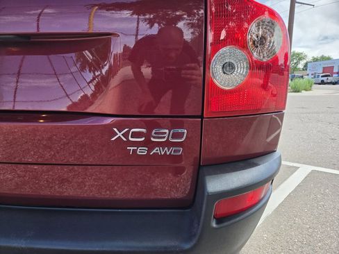Used 2004 Volvo XC90 T6 AWD/4WD image 8