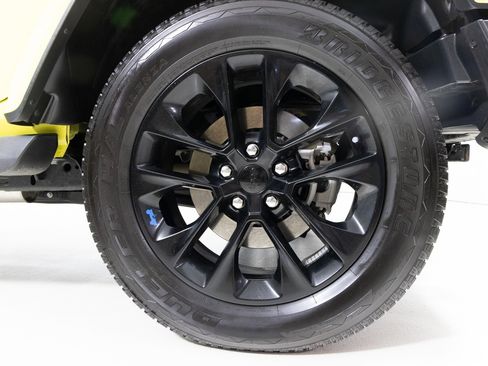 Used 2022 Jeep Wrangler Unlimited Sahara w/ Cold Weather Group image 12