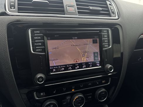 Used 2016 Volkswagen Jetta GLI SEL image 14