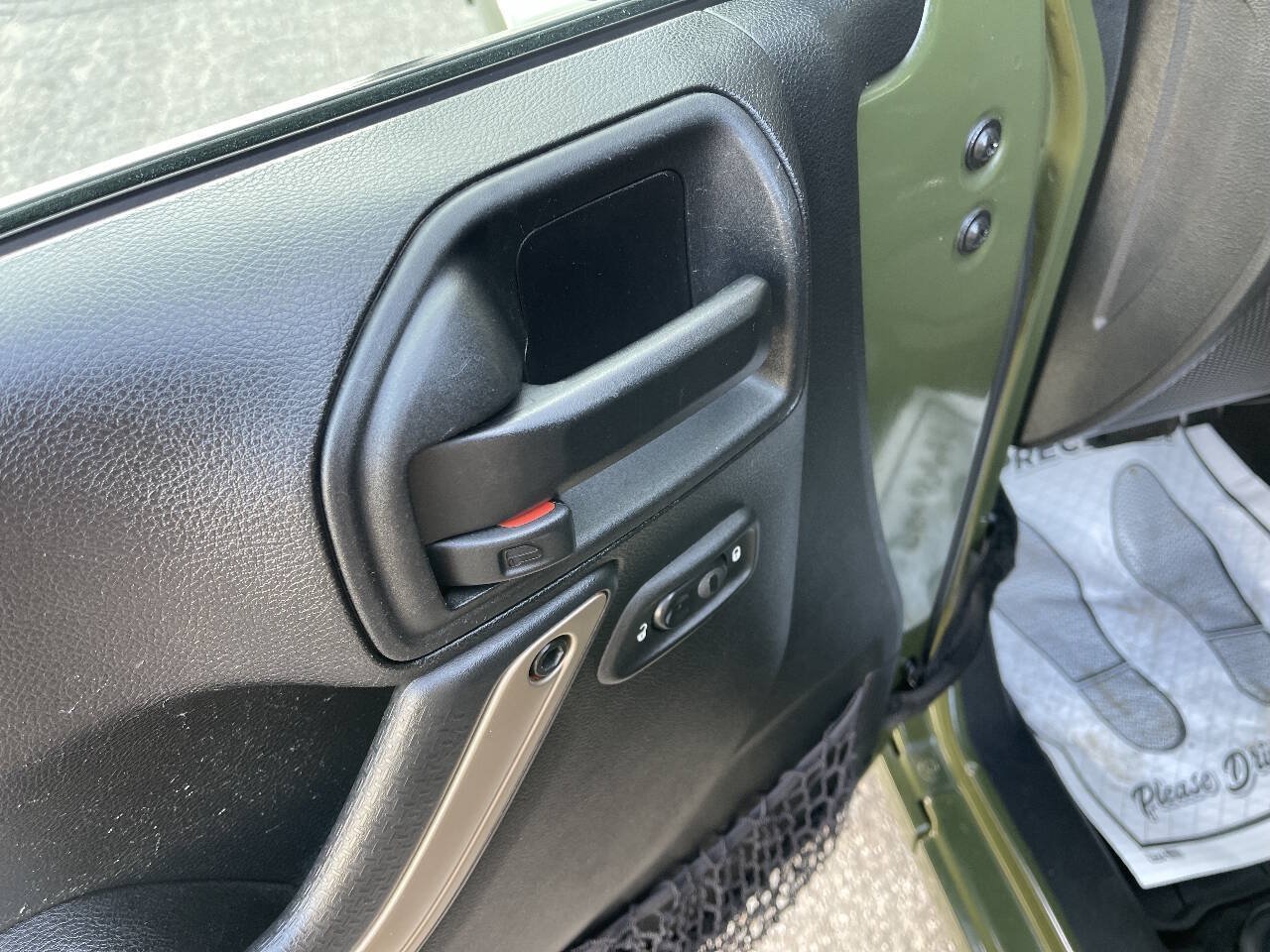 Used 2016 Jeep Wrangler Unlimited Sahara AWD/4WD image 11