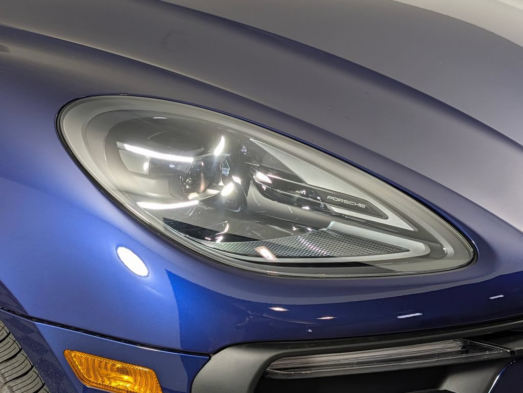 Certified 2026 Porsche Macan AWD/4WD image 15