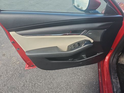 Used 2020 MAZDA MAZDA3 AWD Hatchback w/ Preferred Pkg image 15