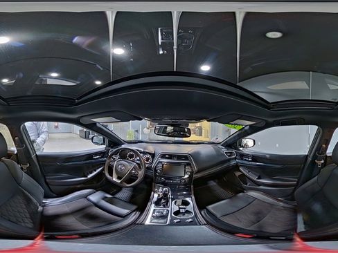 Used 2019 Nissan Maxima SR w/ Premium Package image 17