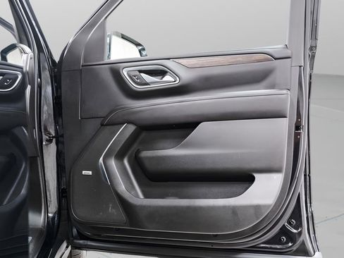 Used 2022 Chevrolet Tahoe Premier AWD/4WD image 37