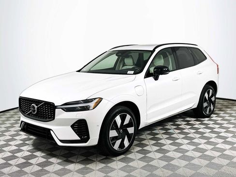 Certified 2025 Volvo XC60 T8 Plus w/ Protection Package Premier image 3