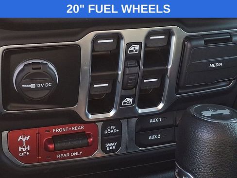 Used 2025 Jeep Wrangler Unlimited Rubicon image 20