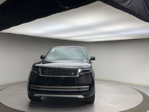 Certified 2025 Land Rover Range Rover Autobiography image 3