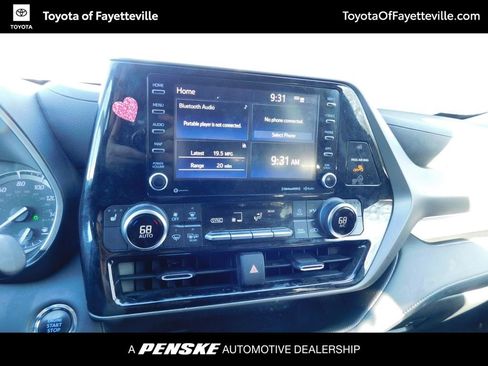 Used 2022 Toyota Highlander XLE image 10