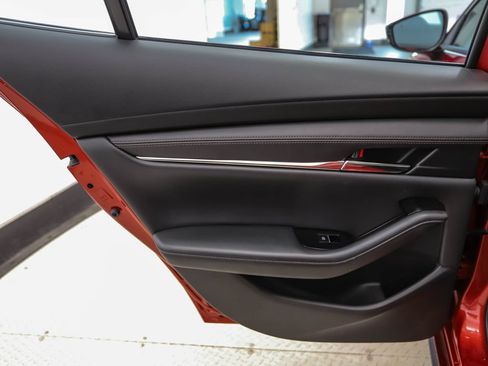 Used 2019 MAZDA MAZDA3 Sedan FWD image 19