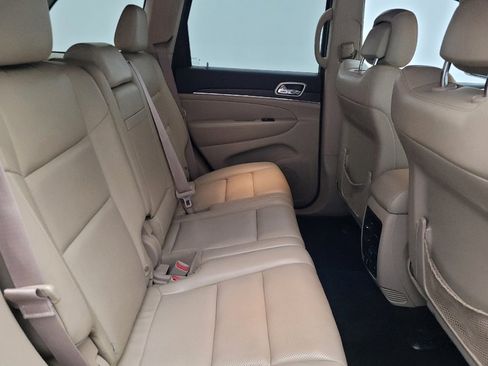 Used 2016 Jeep Grand Cherokee Limited w/ Luxury Group II AWD/4WD image 19