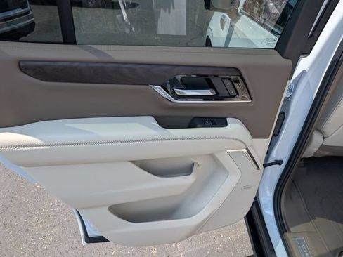 New 2026 GMC Yukon Denali w/ Denali Reserve Package AWD/4WD image 10