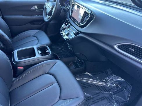 New 2026 Chrysler Voyager LX image 13