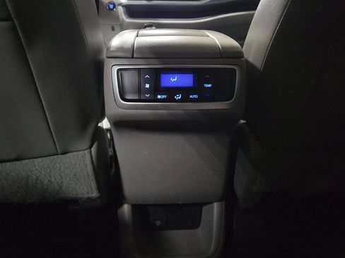 Used 2014 Toyota Highlander XLE image 14