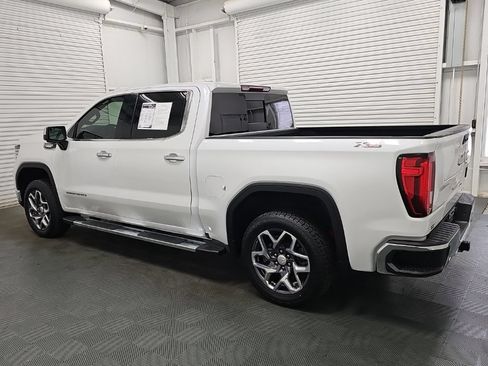 Used 2023 GMC Sierra 1500 SLT AWD/4WD image 6