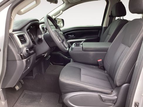 Used 2017 Nissan Titan SV RWD image 24