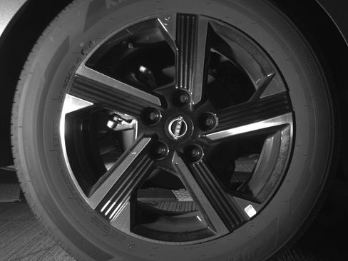 Used 2025 Nissan Sentra SV image 15