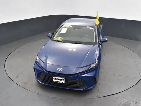 Used 2025 Toyota Camry LE image 41