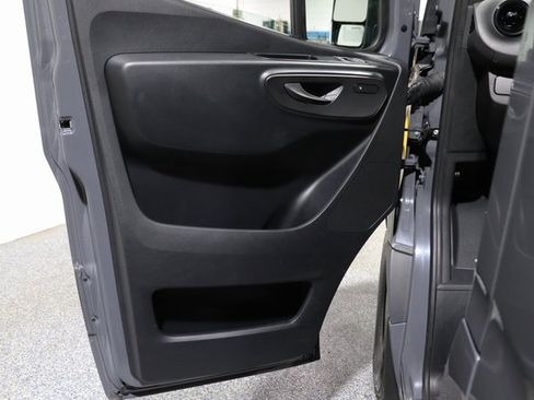 Used 2025 Mercedes-Benz Sprinter 2500 image 13