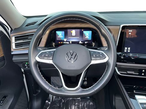 Used 2025 Volkswagen Atlas SE image 12