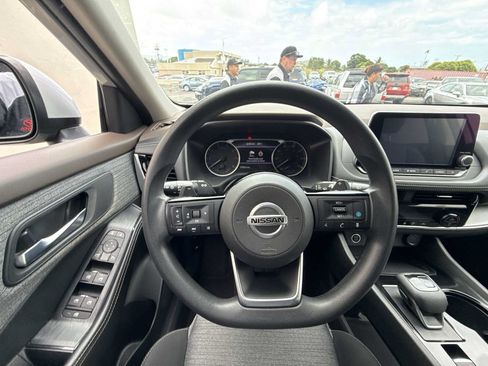 Used 2021 Nissan Rogue SV FWD image 15