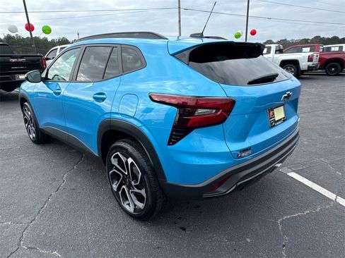 Used 2025 Chevrolet Trax RS w/ Driver Confidence Package image 8