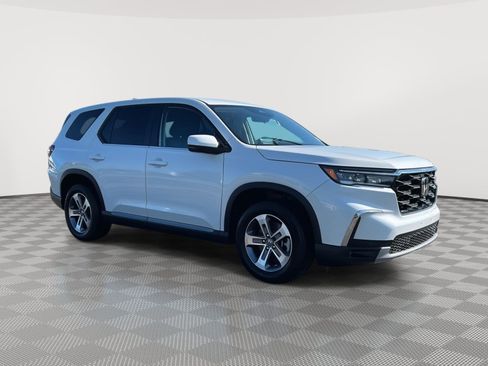 Certified 2025 Honda Pilot EX-L image 1